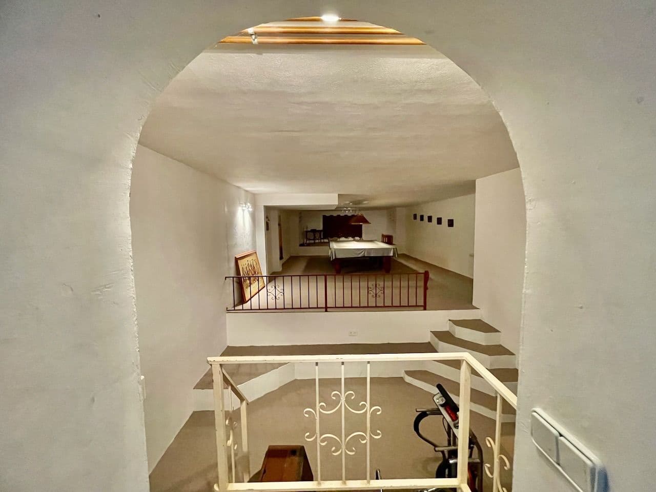 11 Zimmer Villa zu verkaufen in La Nucia mit Pool Garage - 1.950.000 € (Ref: 9173199)