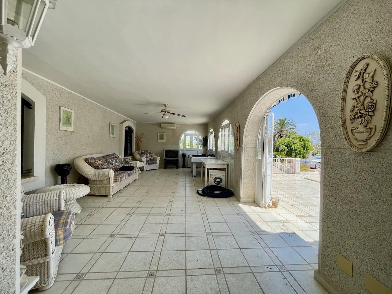 11 Zimmer Villa zu verkaufen in La Nucia mit Pool Garage - 1.950.000 € (Ref: 9173199)