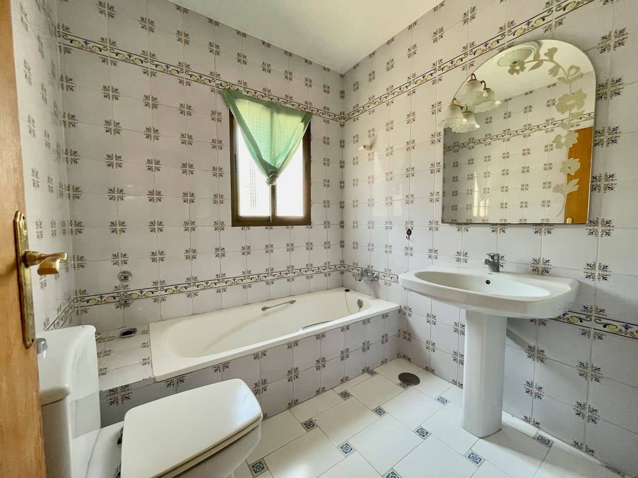 11 Zimmer Villa zu verkaufen in La Nucia mit Pool Garage - 1.950.000 € (Ref: 9173199)