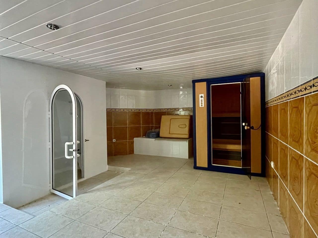 11 Zimmer Villa zu verkaufen in La Nucia mit Pool Garage - 1.950.000 € (Ref: 9173199)