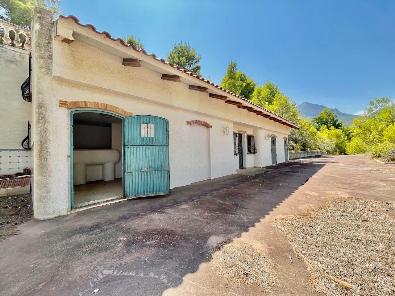 11 Zimmer Villa zu verkaufen in La Nucia mit Pool Garage - 1.950.000 € (Ref: 9173199)