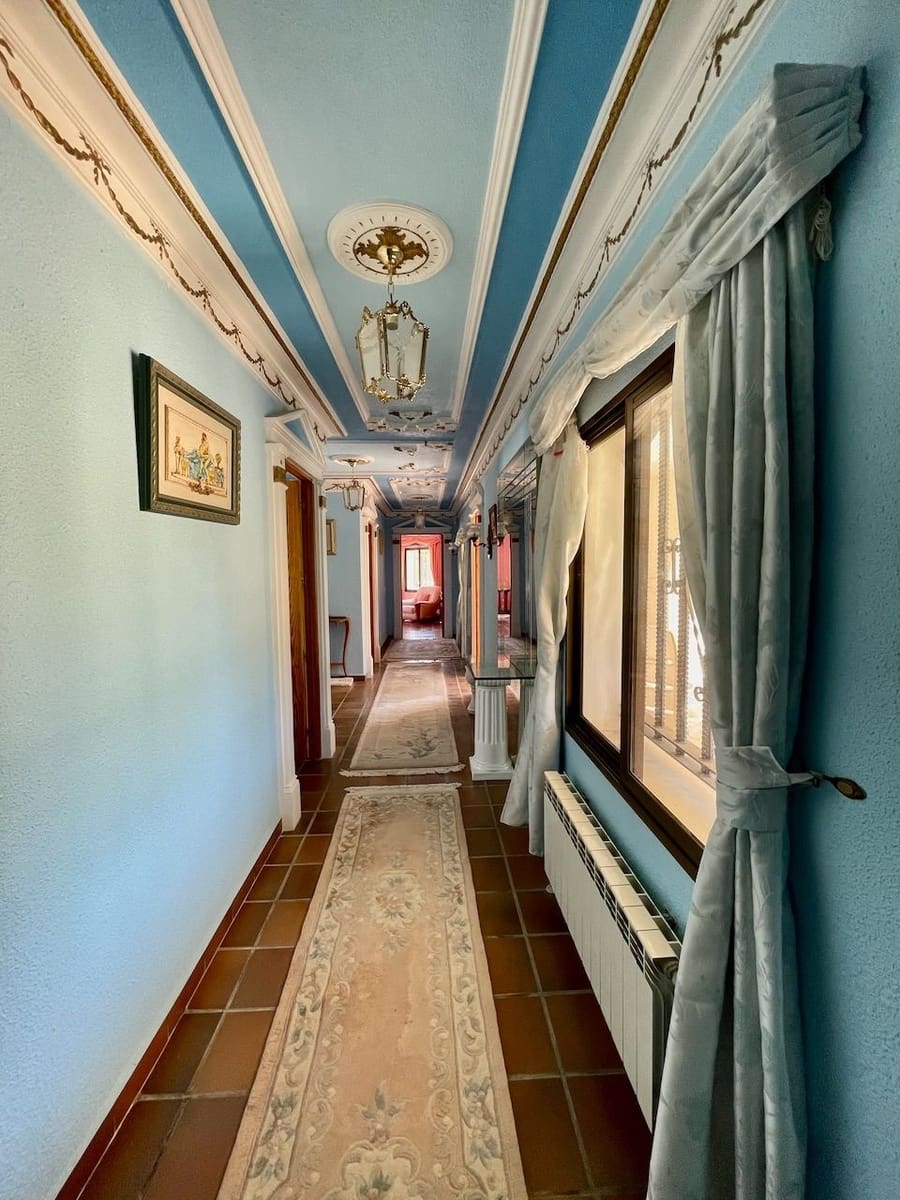 11 Zimmer Villa zu verkaufen in La Nucia mit Pool Garage - 1.950.000 € (Ref: 9173199)