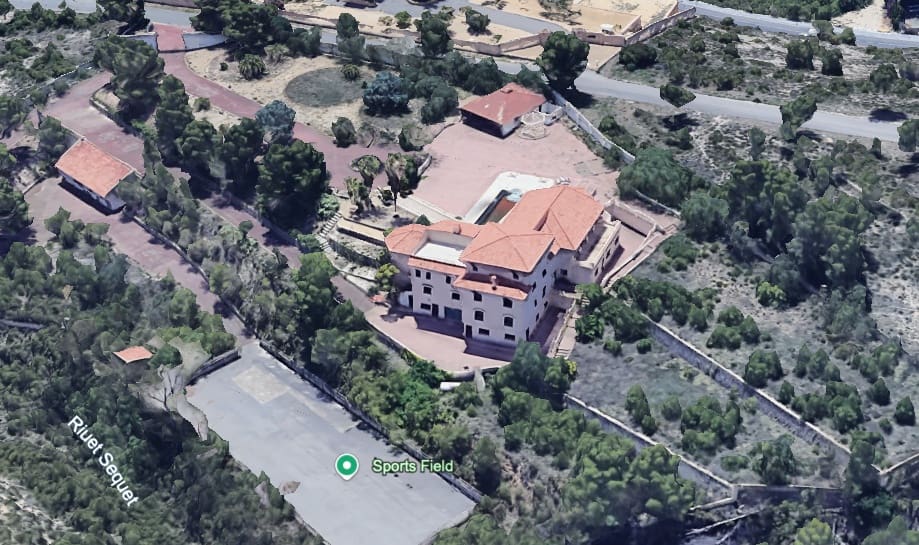 11 Zimmer Villa zu verkaufen in La Nucia mit Pool Garage - 1.950.000 € (Ref: 9173199)