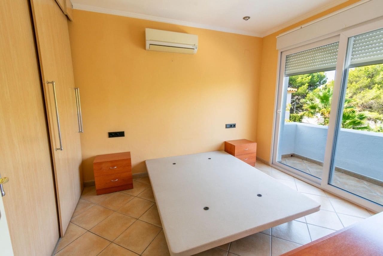 4 bedroom Villa for sale in Alfaz del Pi / L'Alfas del Pi with pool garage - € 699,500 (Ref: 9202181)