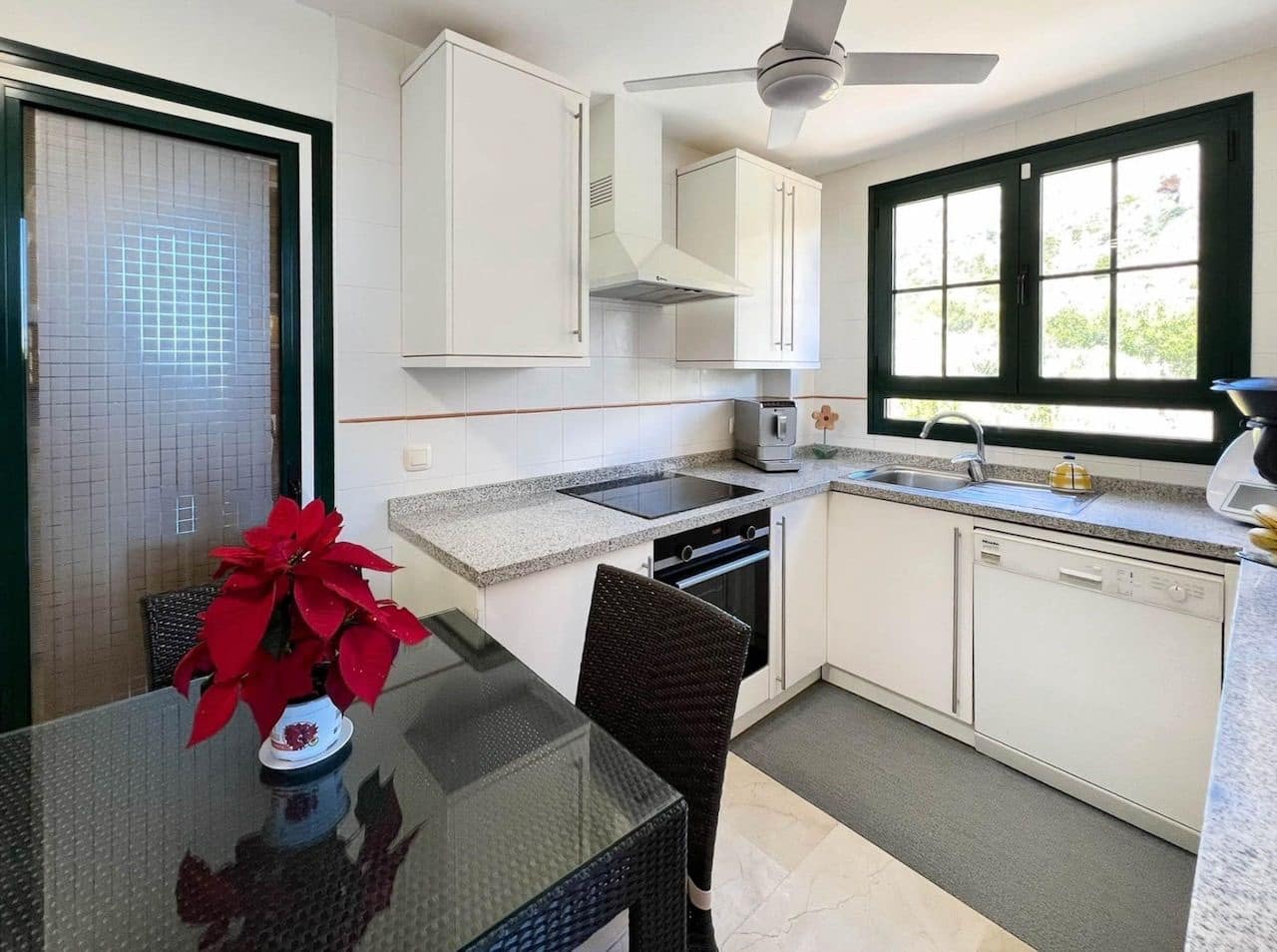 Apartamento de 3 habitaciones en Finestrat en venta con piscina garaje - 465.000 € (Ref: 9228186)