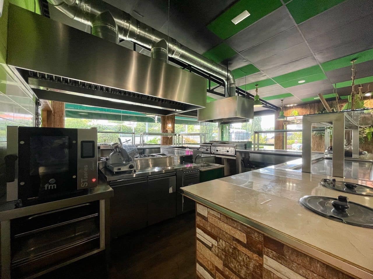 Commercial for rent in La Nucia with garage - € 7,000 (Ref: 9371731)