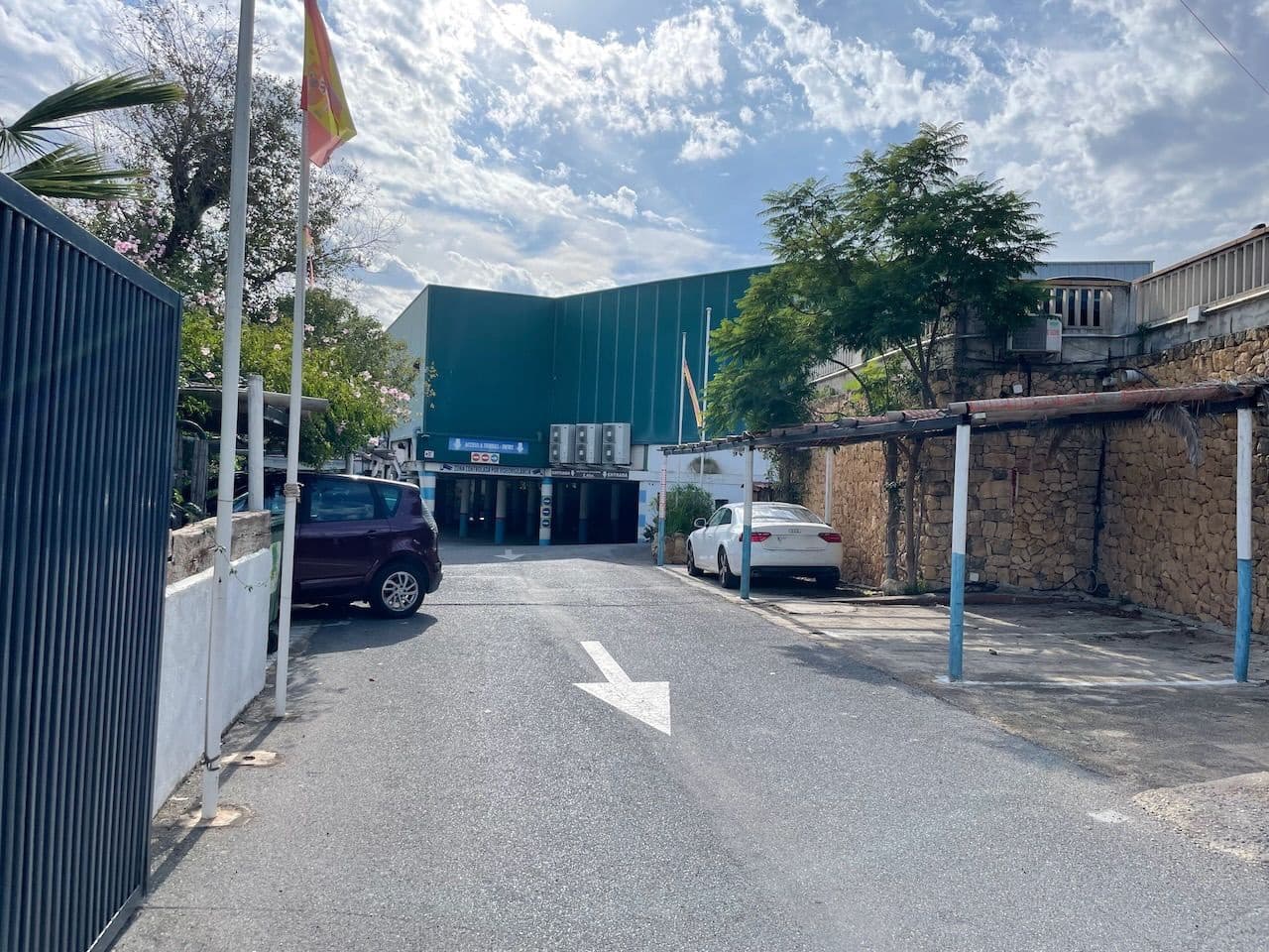 Commercial for rent in La Nucia with garage - € 7,000 (Ref: 9371731)