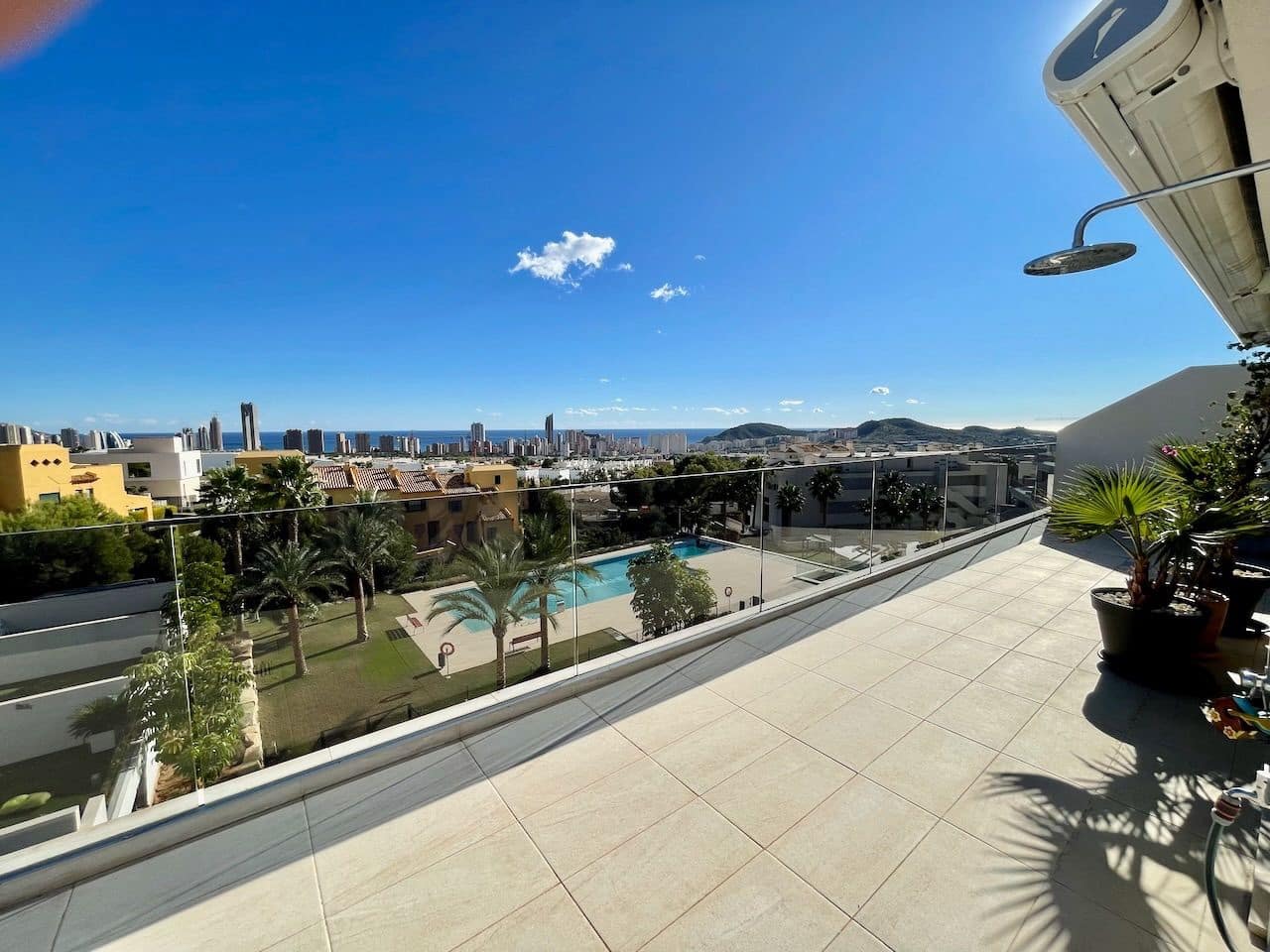 Apartamento de 3 habitaciones en Finestrat en venta con piscina garaje - 540.000 € (Ref: 9410581)