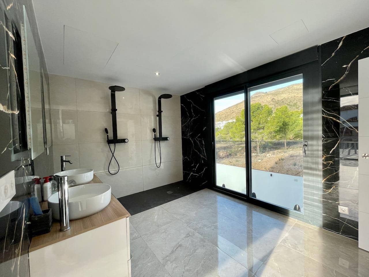 3 soverom Villa til salgs i Finestrat med svømmebasseng garasje - € 1 900 000 (Ref: 9500719)