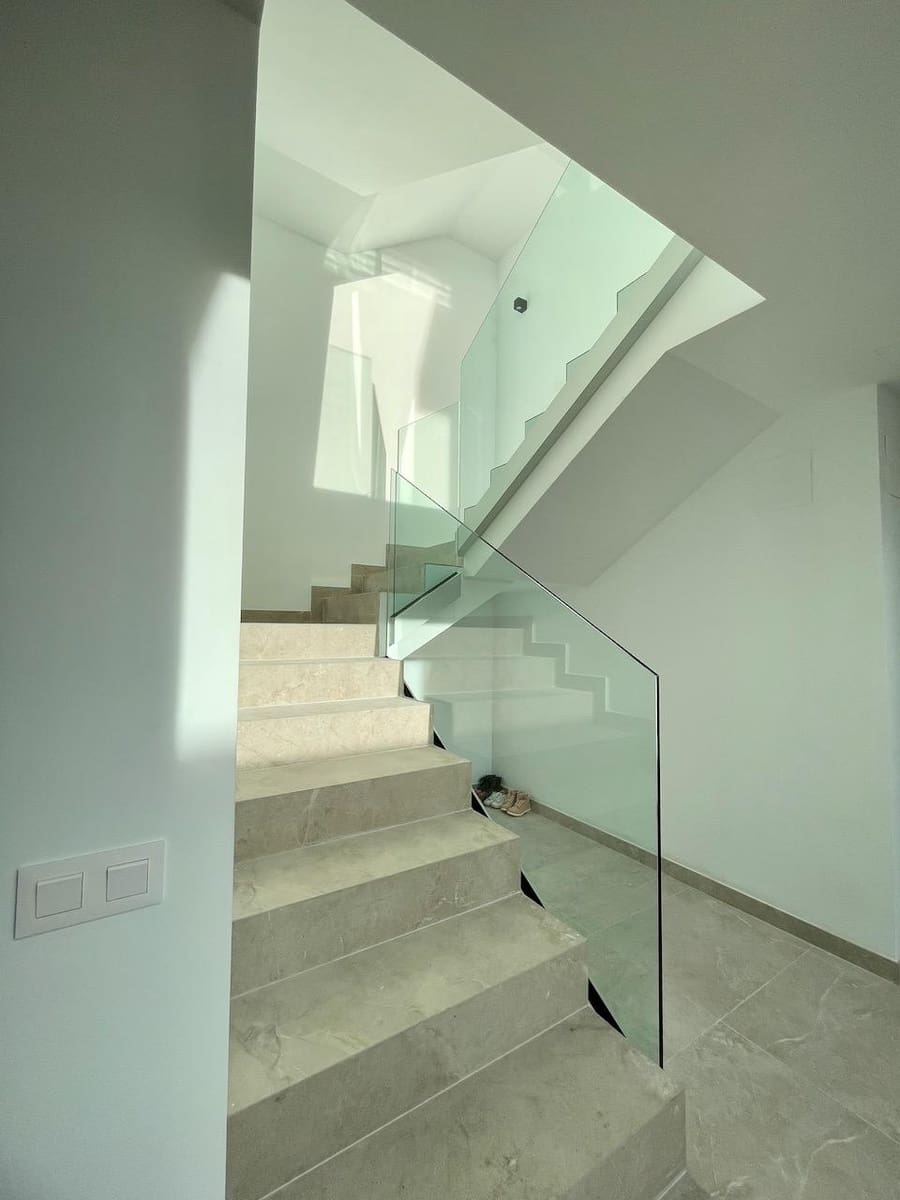 3 soverom Villa til salgs i Finestrat med svømmebasseng garasje - € 1 900 000 (Ref: 9500719)