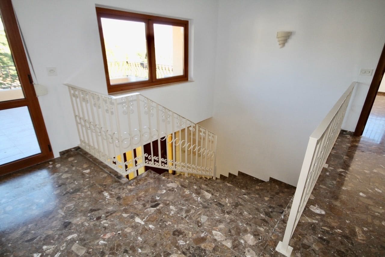 6 Zimmer Villa zu verkaufen in La Nucia mit Pool Garage - 975.000 € (Ref: 9500720)