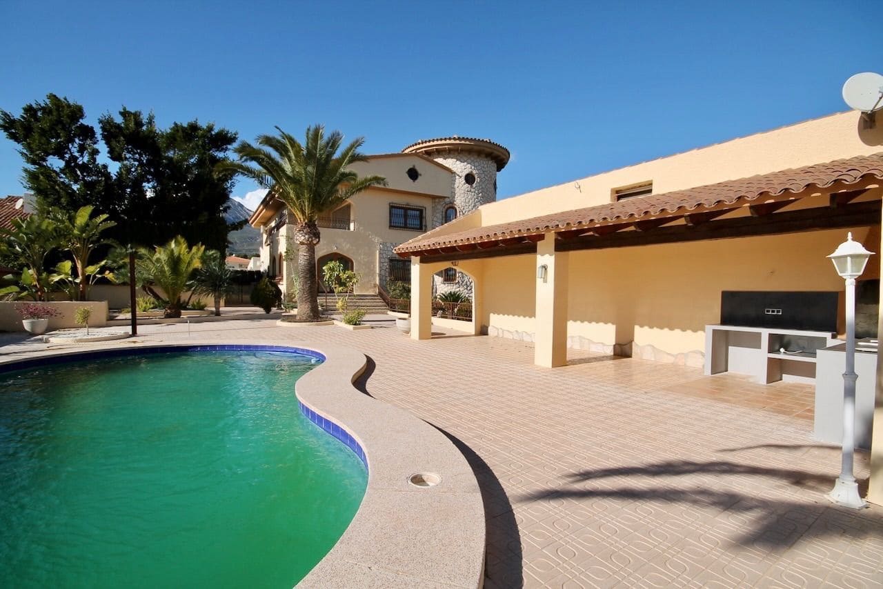 6 Zimmer Villa zu verkaufen in La Nucia mit Pool Garage - 975.000 € (Ref: 9500720)