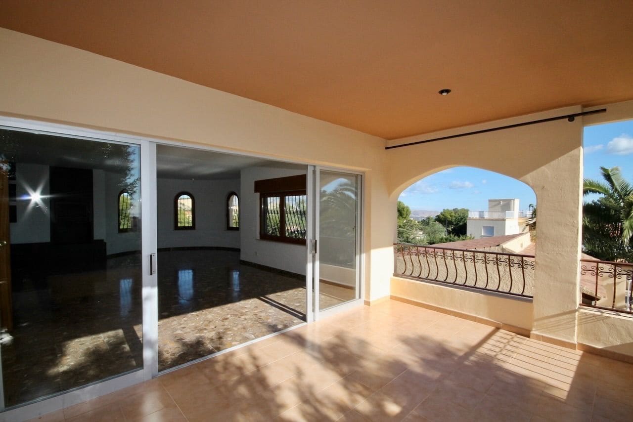 6 Zimmer Villa zu verkaufen in La Nucia mit Pool Garage - 975.000 € (Ref: 9500720)