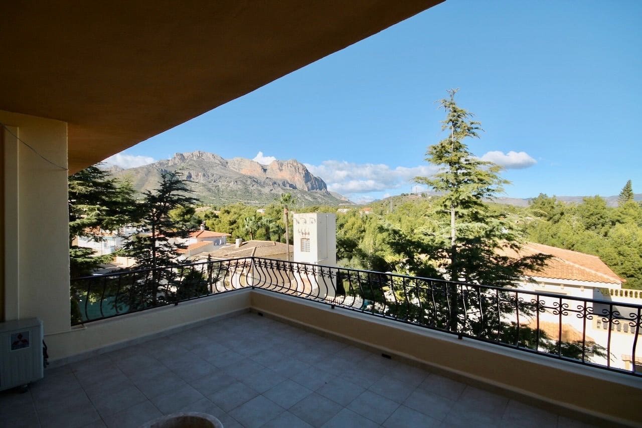 6 Zimmer Villa zu verkaufen in La Nucia mit Pool Garage - 975.000 € (Ref: 9500720)