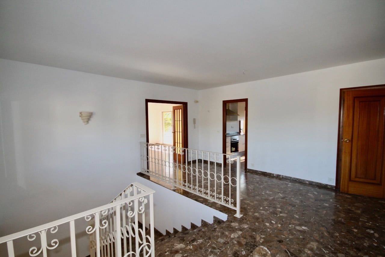 6 Zimmer Villa zu verkaufen in La Nucia mit Pool Garage - 975.000 € (Ref: 9500720)