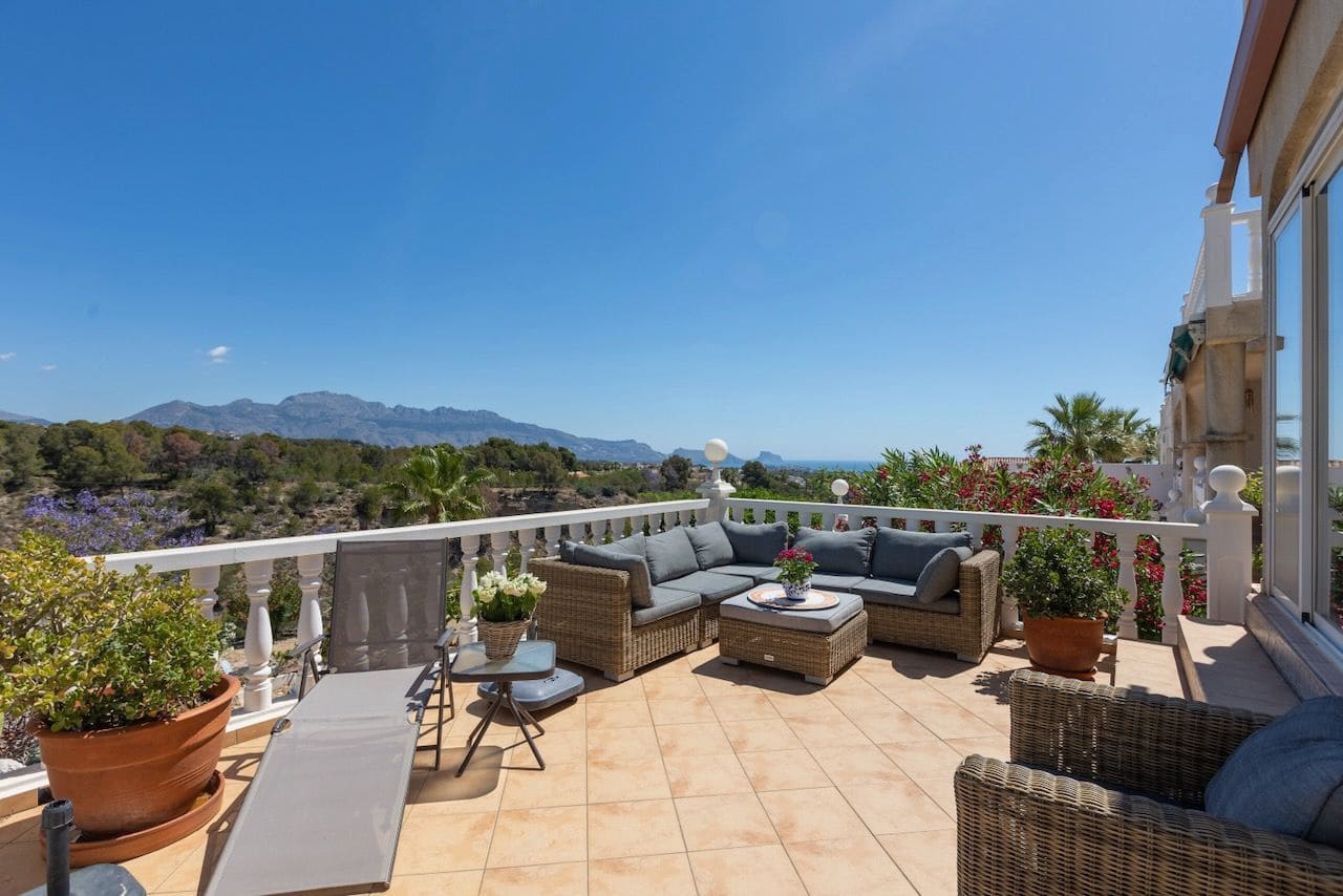 3 sypialnia Willa na sprzedaż w La Nucia z basenem garażem - 320 000 € (Ref: 9500721)