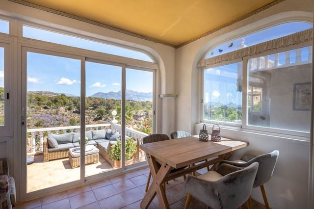 3 sypialnia Willa na sprzedaż w La Nucia z basenem garażem - 320 000 € (Ref: 9500721)