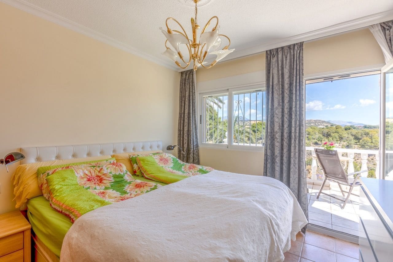 3 sypialnia Willa na sprzedaż w La Nucia z basenem garażem - 320 000 € (Ref: 9500721)