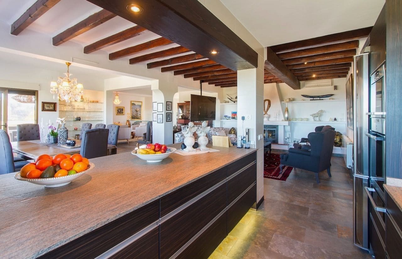 5 soverom Villa til salgs i La Nucia med svømmebasseng garasje - € 875 000 (Ref: 9567843)