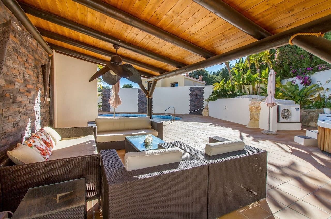 5 soverom Villa til salgs i La Nucia med svømmebasseng garasje - € 875 000 (Ref: 9567843)