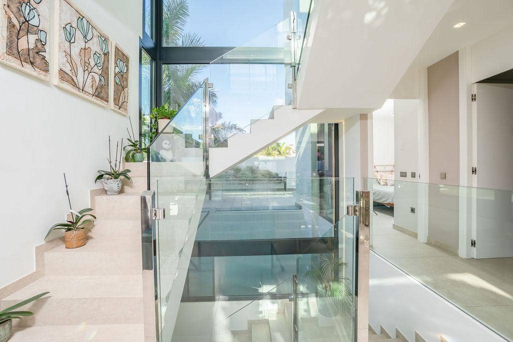 4 bedroom Villa for sale in Alfaz del Pi / L'Alfas del Pi with pool garage - € 1,675,000 (Ref: 9567849)