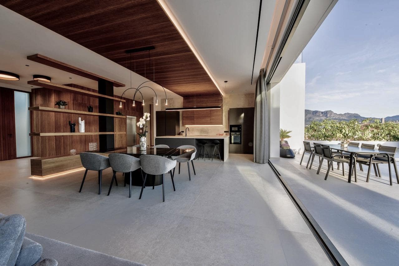 4 makuuhuone Huvila myytävänä paikassa Albir mukana uima-altaan 
autotalli - 3 950 000 € (Ref: 9567850)