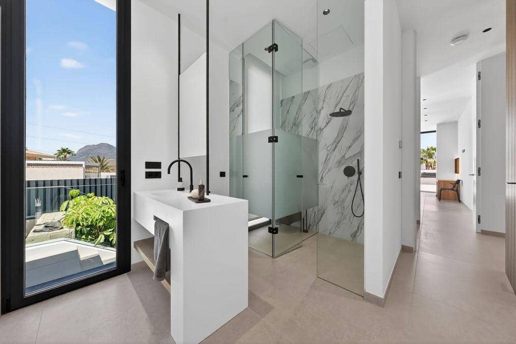 4 bedroom Villa for sale in Albir with pool garage - € 3,950,000 (Ref: 9567850)