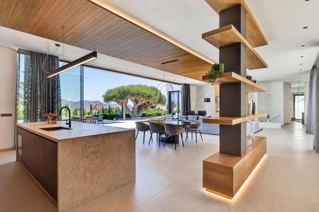 4 bedroom Villa for sale in Albir with pool garage - € 3,950,000 (Ref: 9567850)