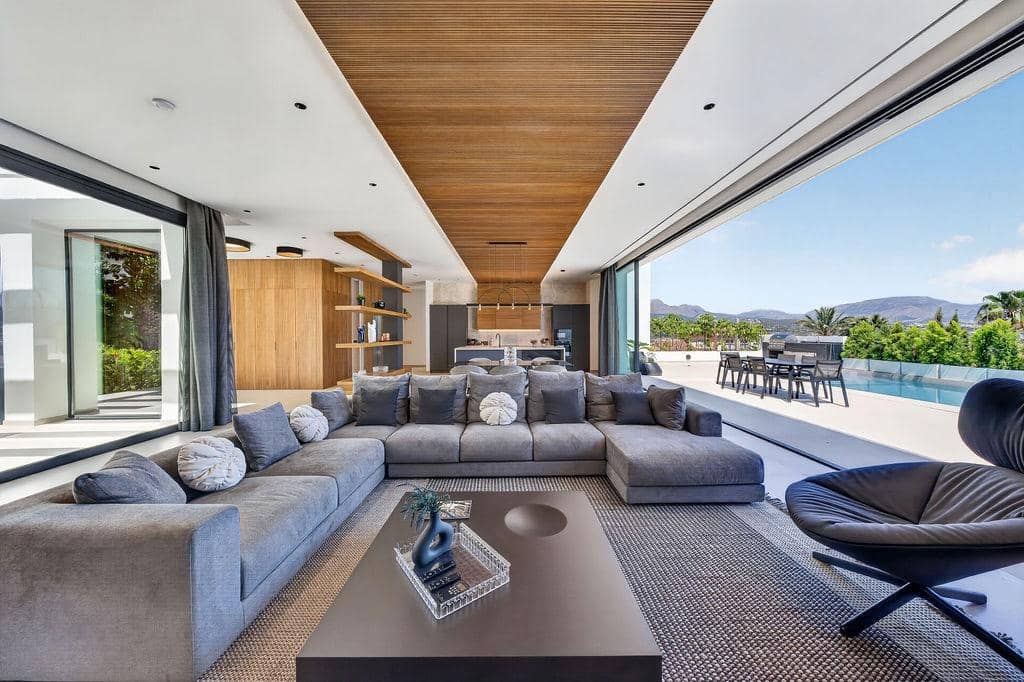 4 bedroom Villa for sale in Albir with pool garage - € 3,950,000 (Ref: 9567850)