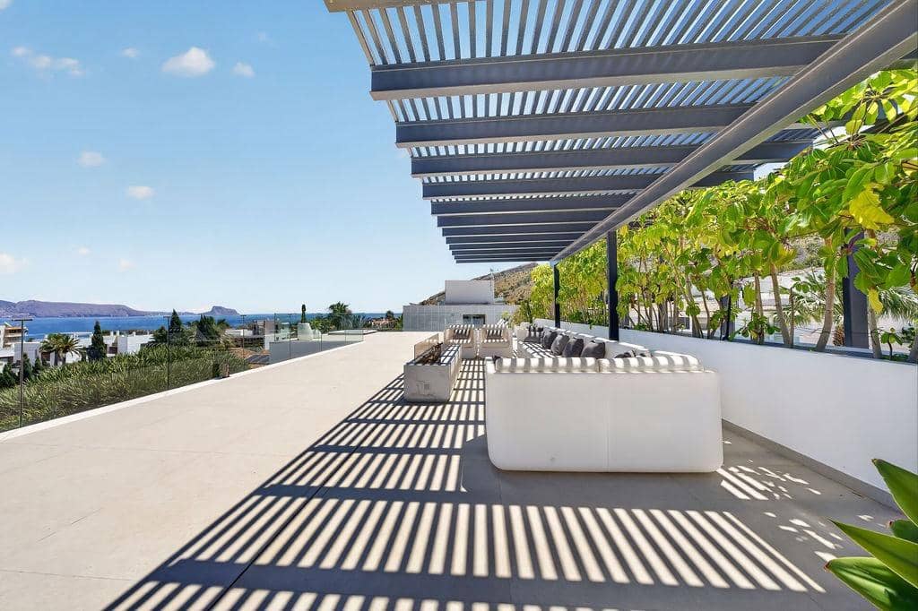 4 bedroom Villa for sale in Albir with pool garage - € 3,950,000 (Ref: 9567850)