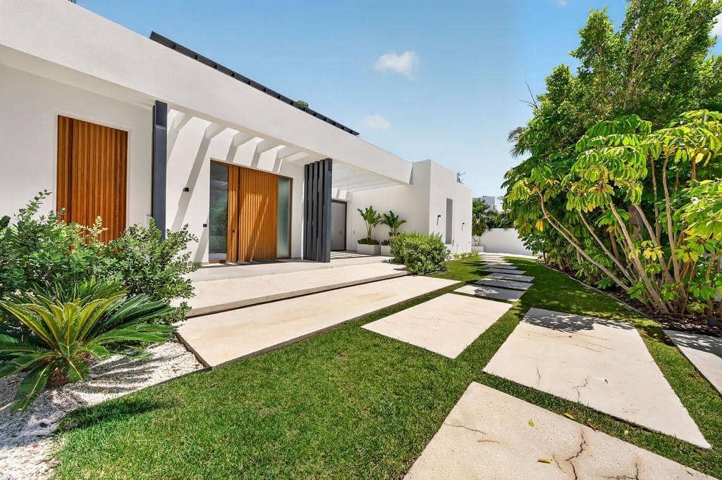 4 bedroom Villa for sale in Albir with pool garage - € 3,950,000 (Ref: 9567850)