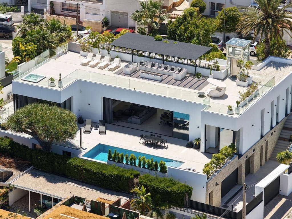4 bedroom Villa for sale in Albir with pool garage - € 3,950,000 (Ref: 9567850)