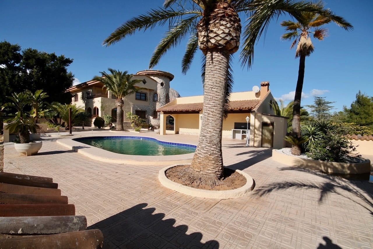 6 soverom Villa til salgs i La Nucia med svømmebasseng garasje - € 975 000 (Ref: 9567851)