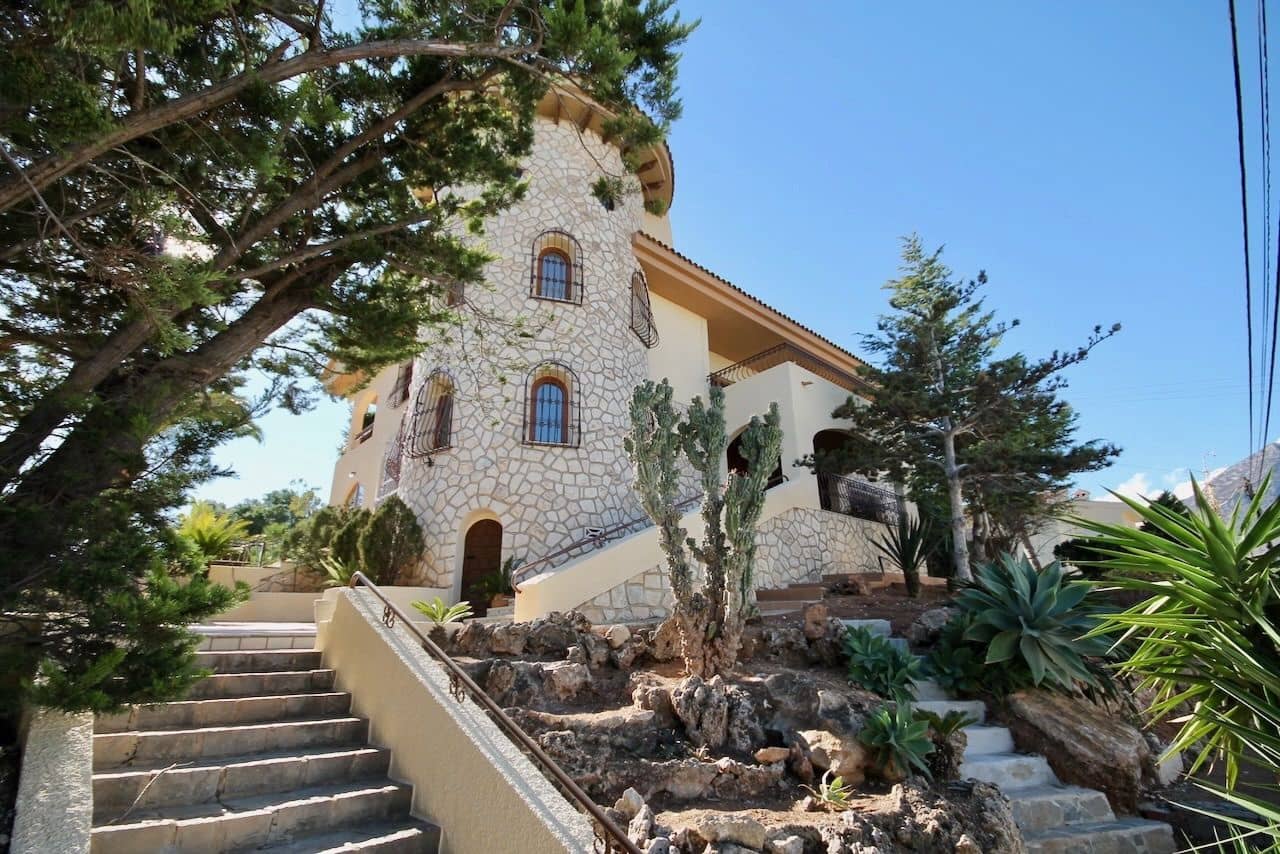 6 soverom Villa til salgs i La Nucia med svømmebasseng garasje - € 975 000 (Ref: 9567851)