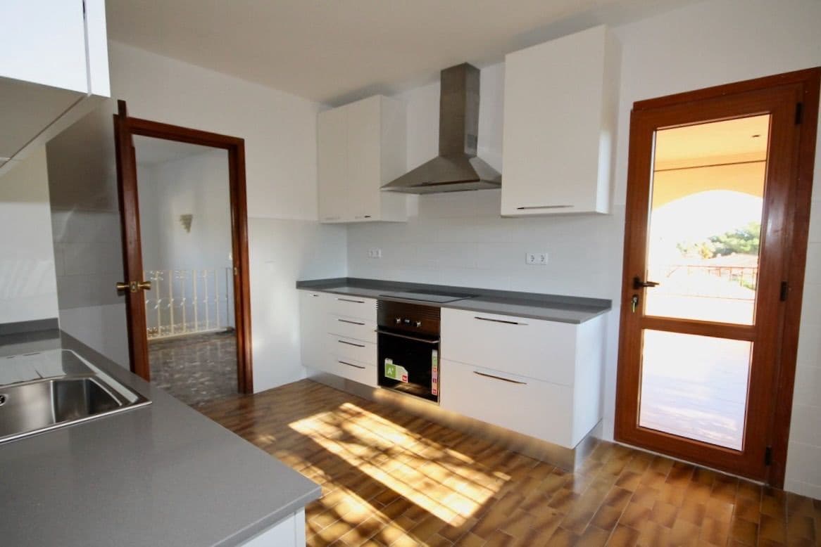 6 soverom Villa til salgs i La Nucia med svømmebasseng garasje - € 975 000 (Ref: 9567851)