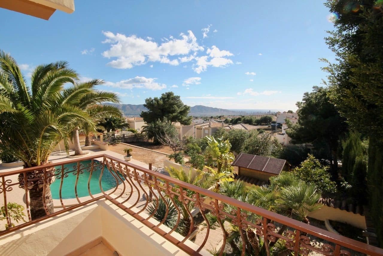 6 soverom Villa til salgs i La Nucia med svømmebasseng garasje - € 975 000 (Ref: 9567851)