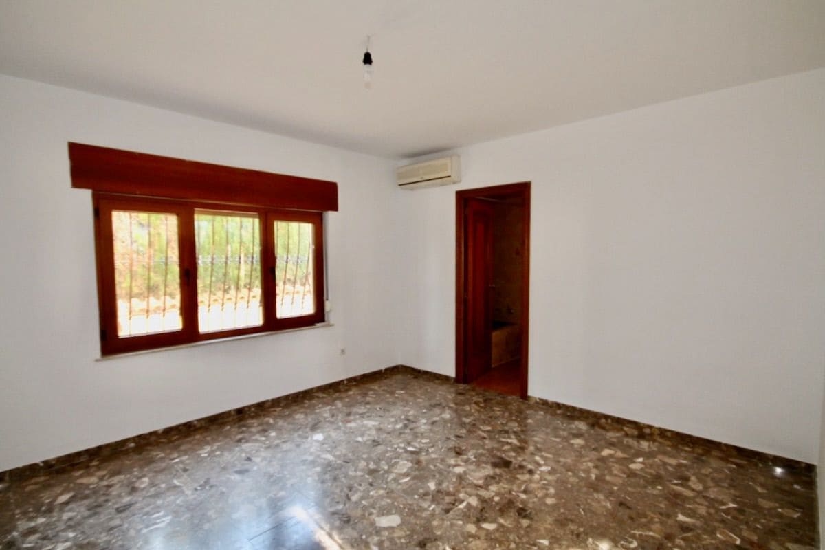 6 soverom Villa til salgs i La Nucia med svømmebasseng garasje - € 975 000 (Ref: 9567851)