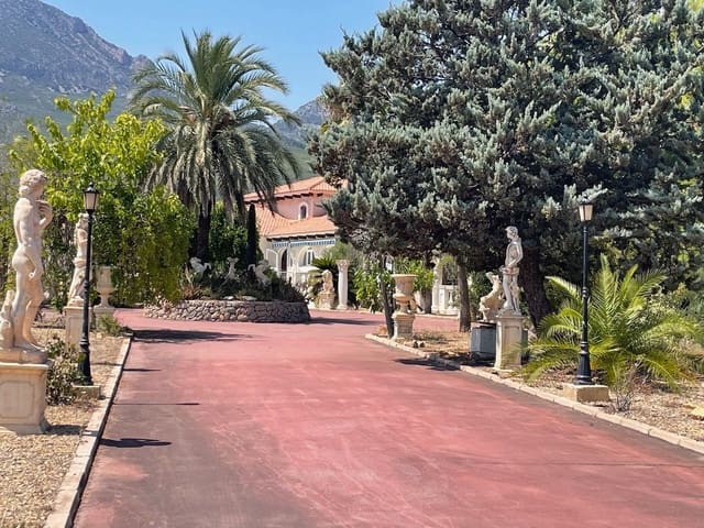 11 sypialnia Willa na sprzedaż w Barranco Hondo - Varadero  , La Nucia z basenem garażem - 1 950 000 € (Ref: 9567853)