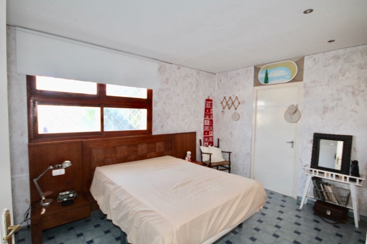 13 sypialnia Willa na sprzedaż w Benidorm z basenem garażem - 1 980 000 € (Ref: 9567854)