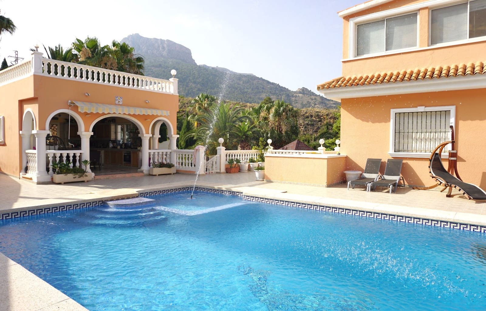 5 quarto Moradia para venda em Calpe / Calp com piscina garagem - 895 000 € (Ref: 9567855)