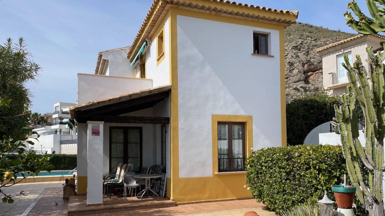 3 bedroom Villa for sale in Finestrat with pool - € 699,000 (Ref: 9677470)