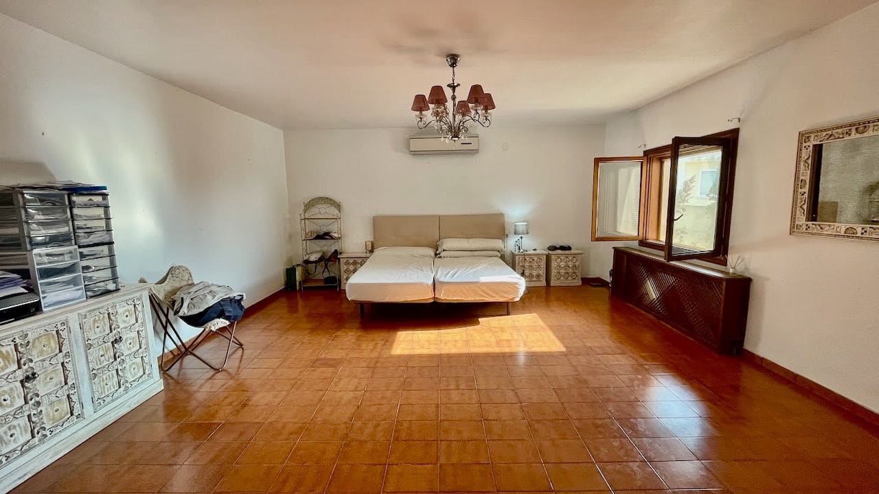 4 slaapkamer Villa te koop in La Nucia met zwembad garage - € 995.000 (Ref: 9703337)