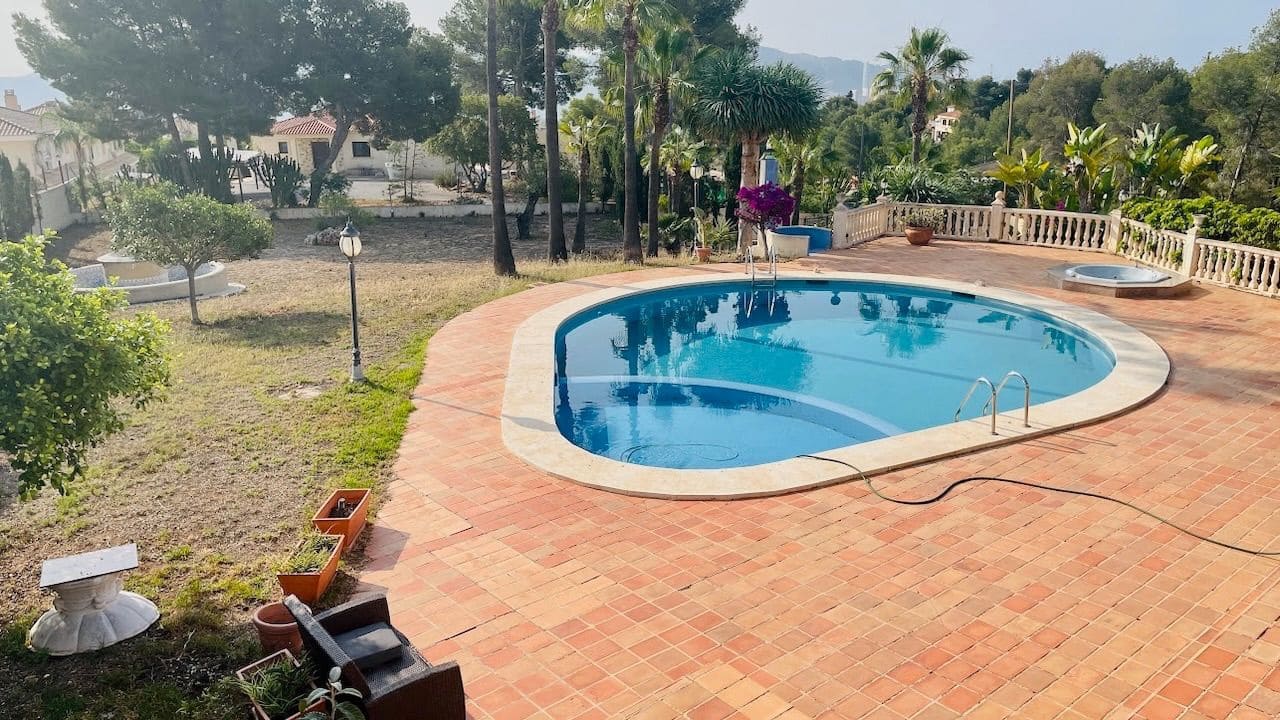 4 slaapkamer Villa te koop in La Nucia met zwembad garage - € 995.000 (Ref: 9703337)