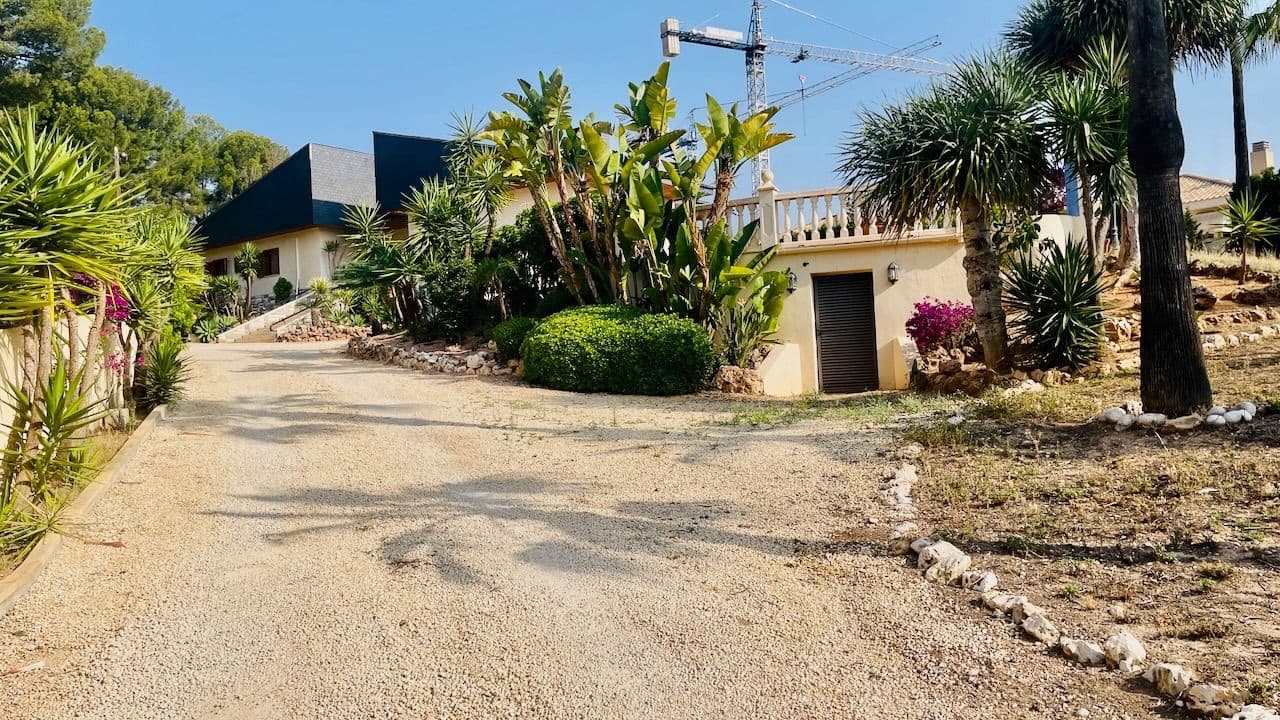 4 slaapkamer Villa te koop in La Nucia met zwembad garage - € 995.000 (Ref: 9703337)