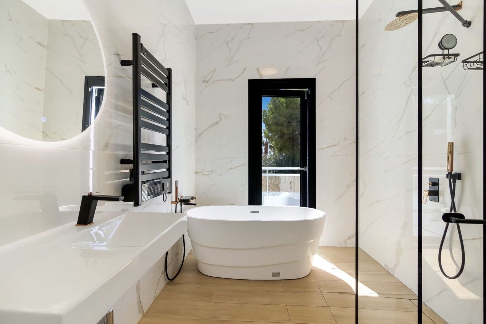 4 bedroom Villa for sale in Altea with pool - € 975,000 (Ref: 9772513)