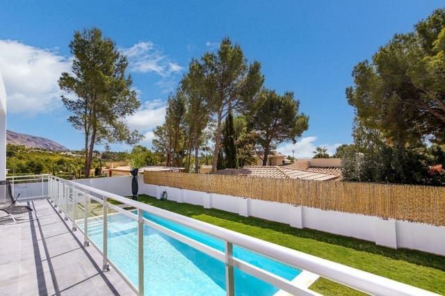 4 sypialnia Willa na sprzedaż w Altea z basenem - 975 000 € (Ref: 9772513)