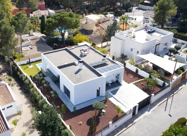 4 sypialnia Willa na sprzedaż w Altea z basenem - 975 000 € (Ref: 9772513)