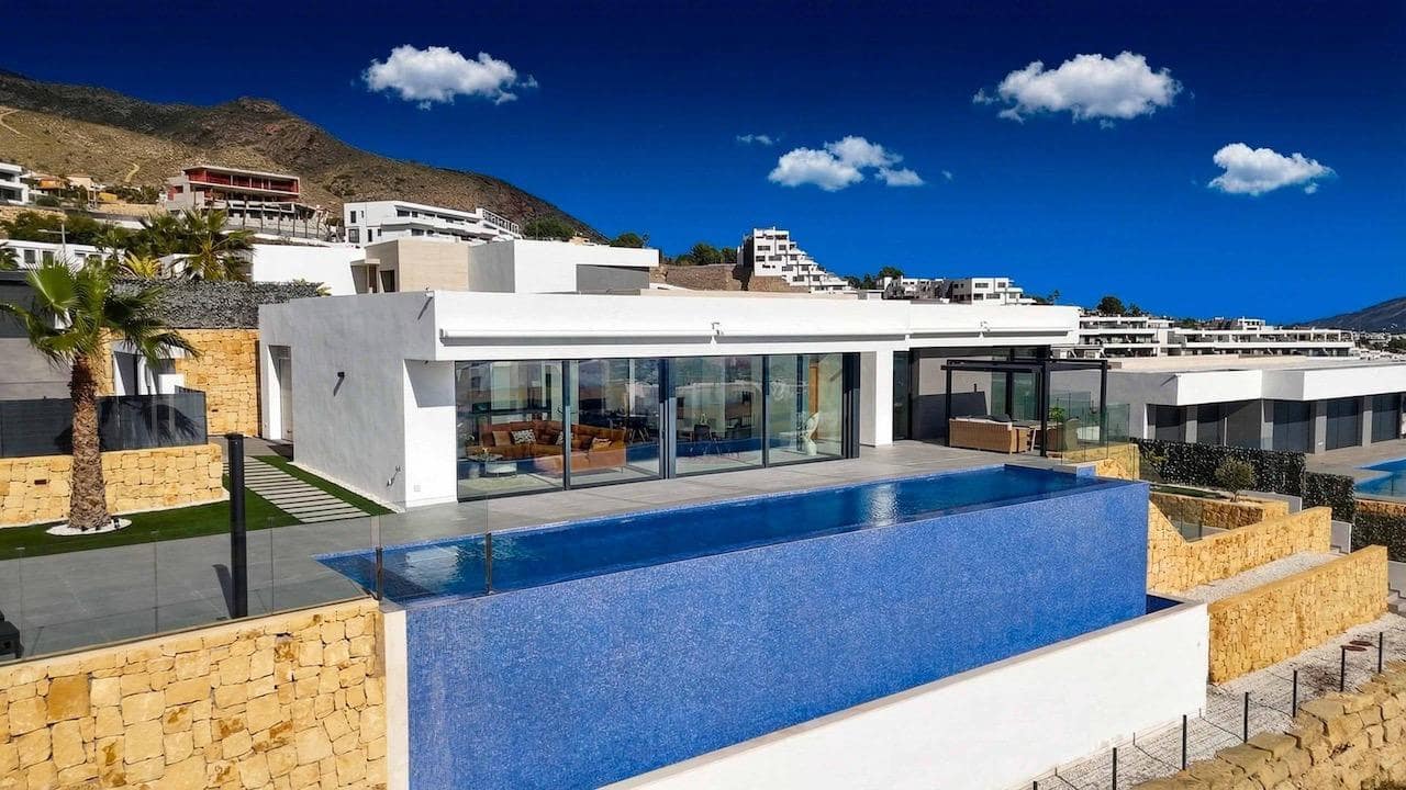 5 bedroom Villa for sale in Finestrat with pool garage - € 2,650,000 (Ref: 9777301)