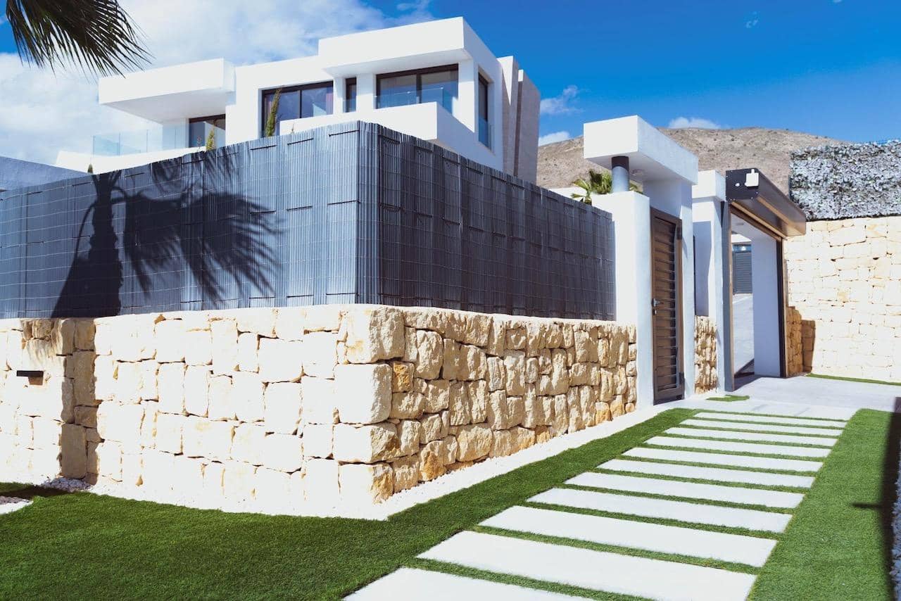 5 bedroom Villa for sale in Finestrat with pool garage - € 2,650,000 (Ref: 9777301)