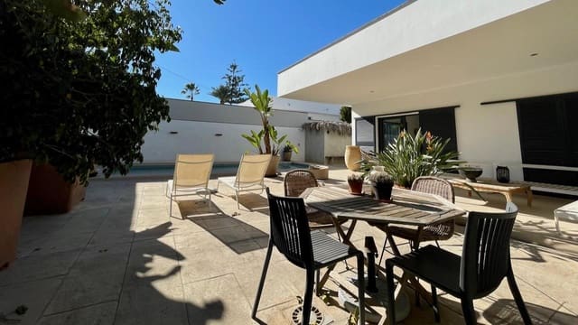 3 makuuhuone Huvila myytävänä paikassa Albir, Alfaz del Pi / L'Alfàs del Pi mukana uima-altaan - 795 000 € (Ref: 9810904)